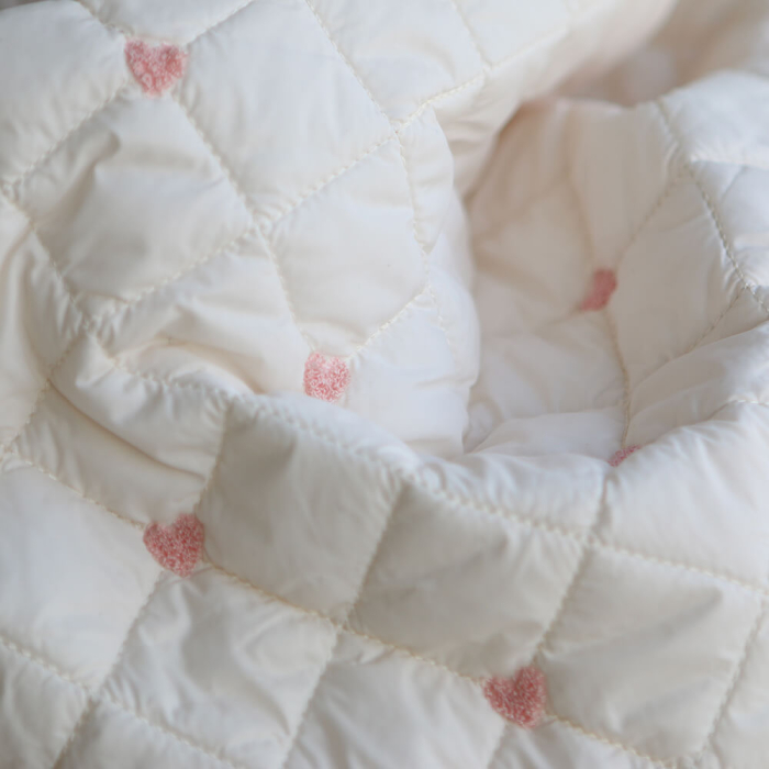 Cora - Matelassé doux et souple coeurs brodés rose