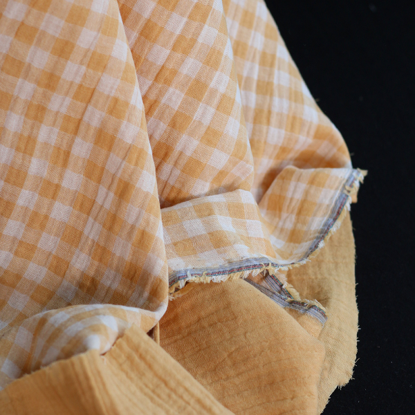 Double gaze de coton réversible vichy jaune blé