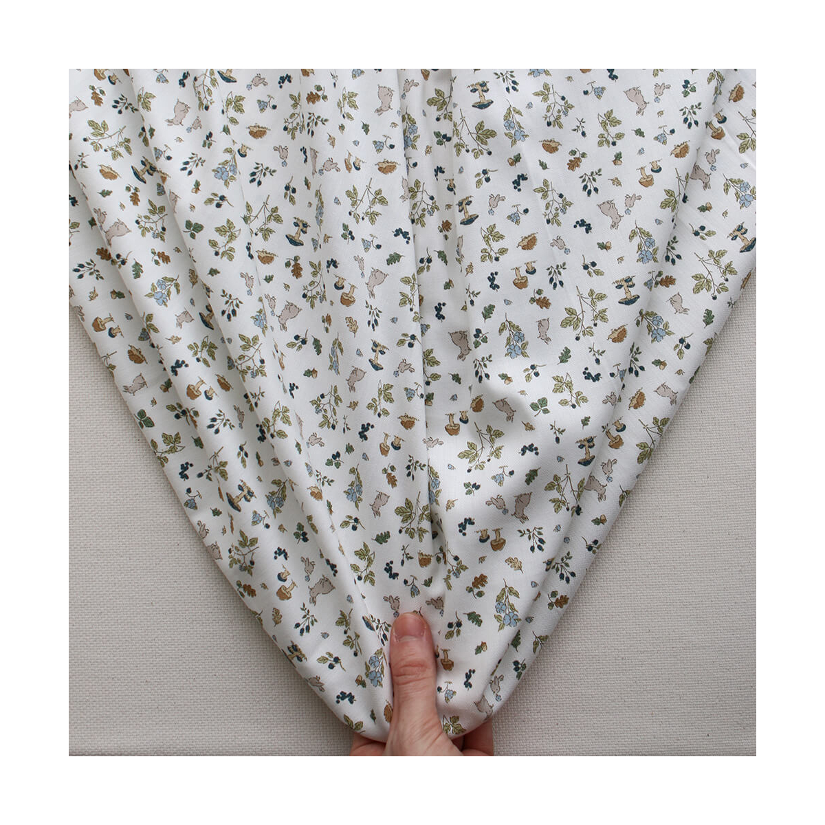 Mousse - Tissu coton texturé imprimé animaux de la forêt bleu