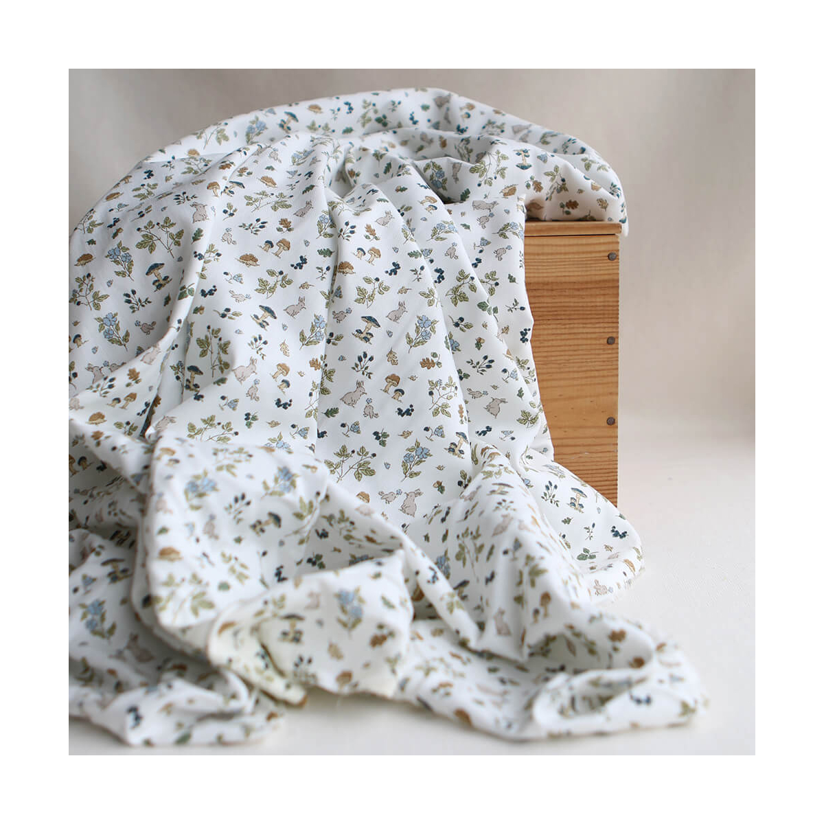 Mousse - Tissu coton texturé imprimé animaux de la forêt bleu