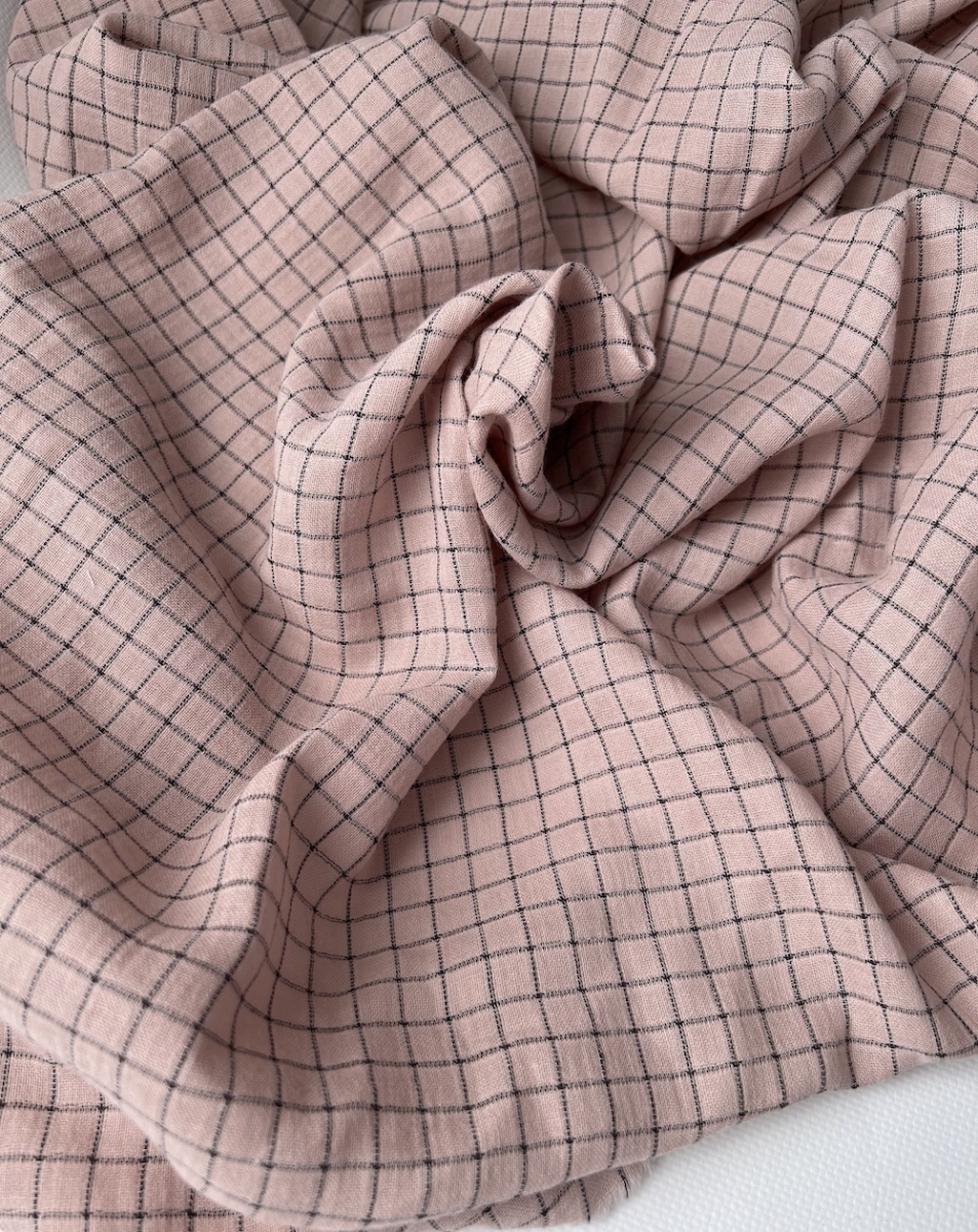Theo - Gaze de coton lisse tissage carreaux coloris rose thé Tissus issus de l'agriculture biologique  - 4
