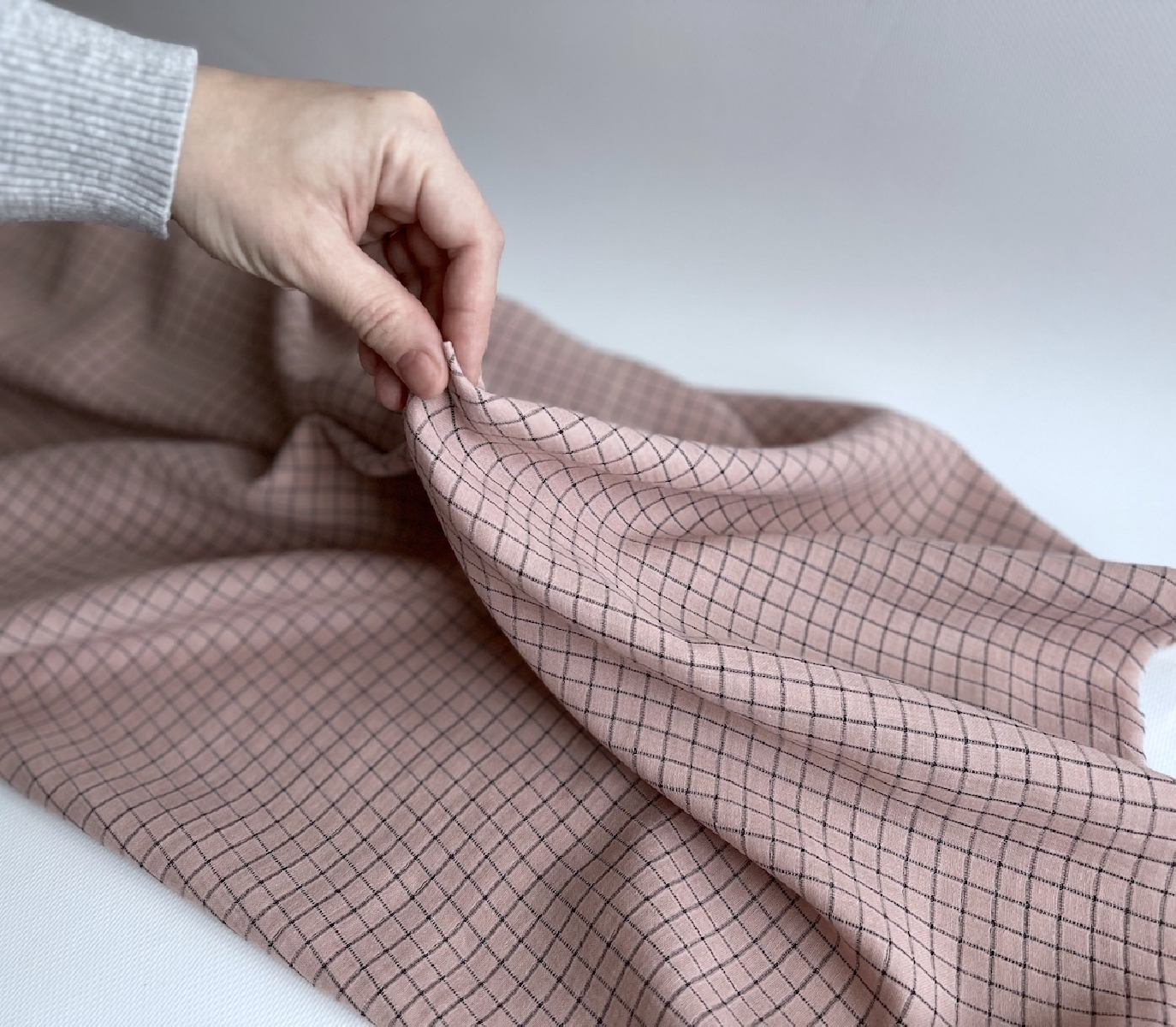 Theo - Gaze de coton lisse tissage carreaux coloris rose thé Tissus issus de l'agriculture biologique  - 6