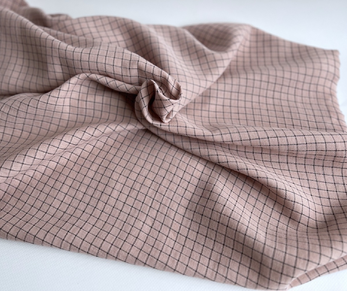 Theo - Gaze de coton lisse tissage carreaux coloris rose thé Tissus issus de l'agriculture biologique  - 9