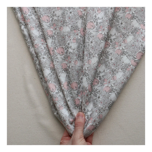 Tissu exclusif Coton lawn motif Lina gris 2