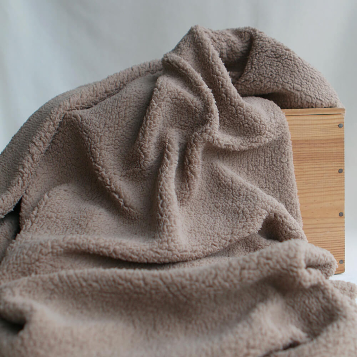 Teddy / moumoute bouclé coloris taupe