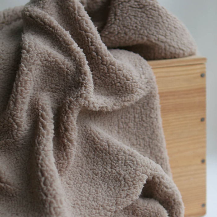 Teddy / moumoute bouclé coloris taupe