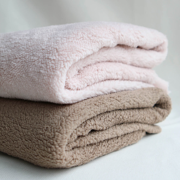 Tissu teddy moumoute doudou bouclé doux taupe