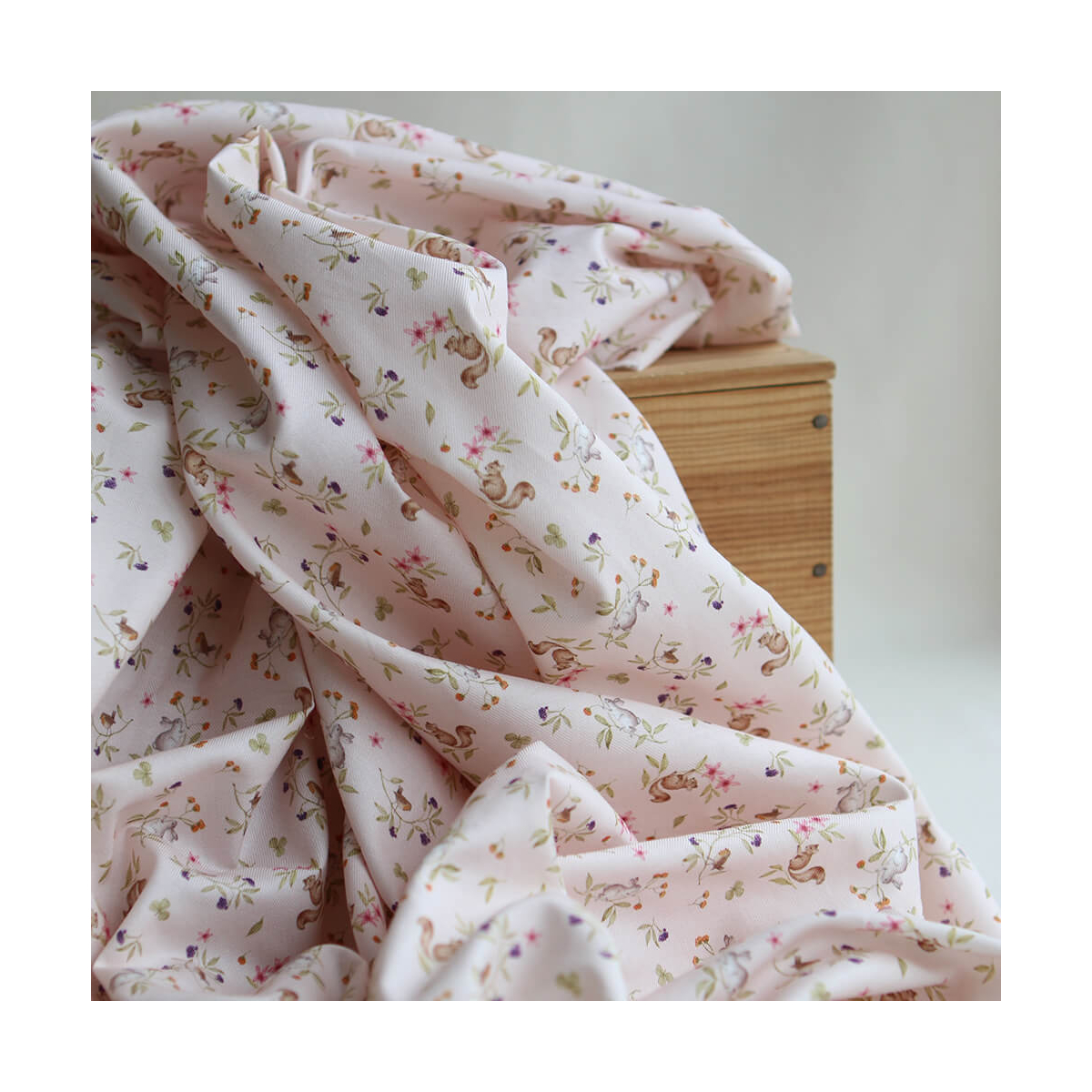 Biscotte - Tissu sergé de coton imprimé fleuri et animaux