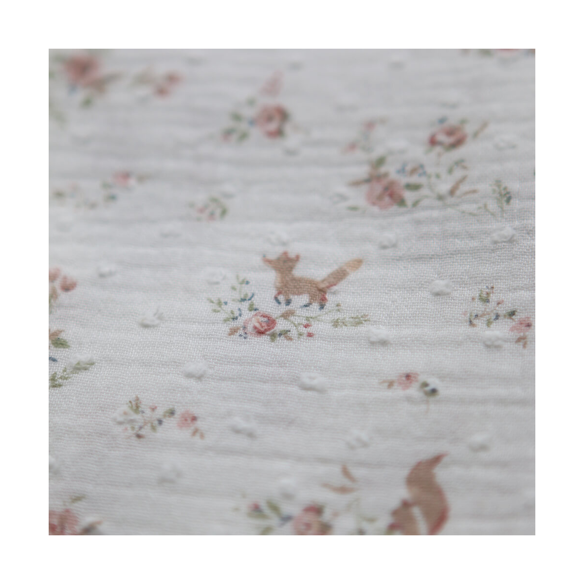 Noisette - Double gaze de coton plumetis imprimé renards et écureuils