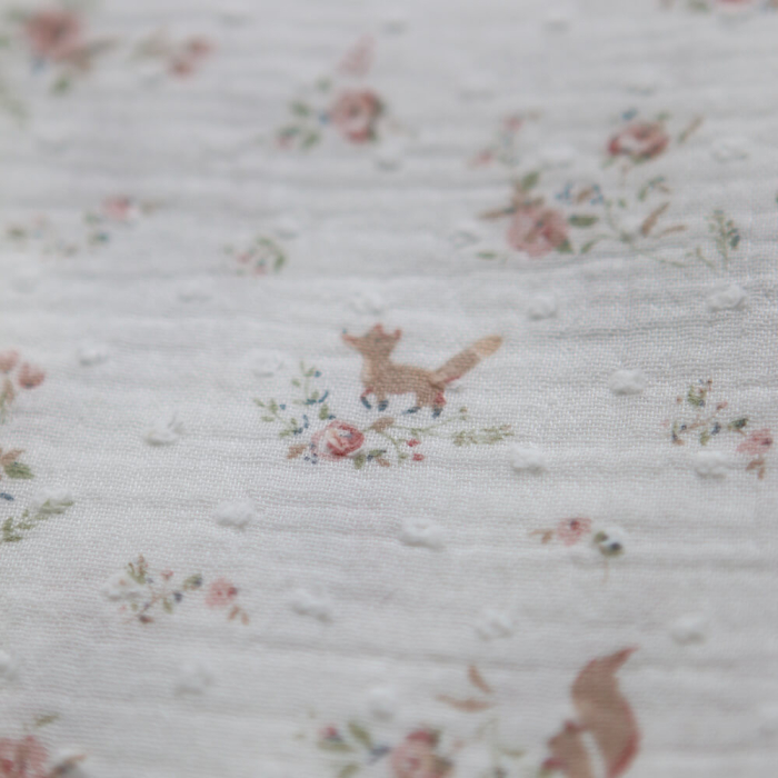 Noisette - Double gaze de coton plumetis imprimé renards et écureuils