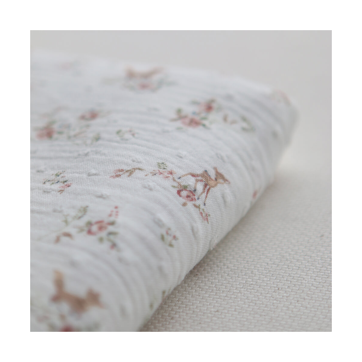 Noisette - Double gaze de coton plumetis imprimé renards et écureuils