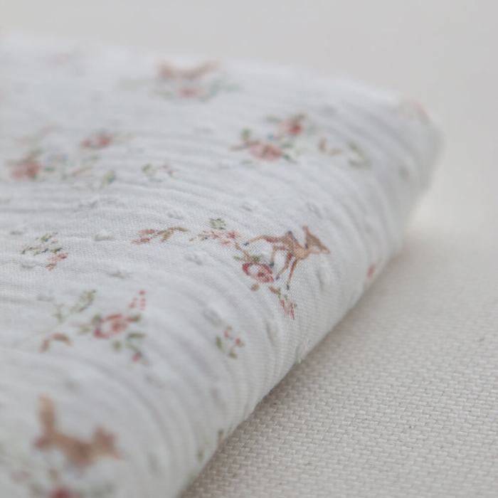 Noisette - Double gaze de coton plumetis imprimé renards et écureuils