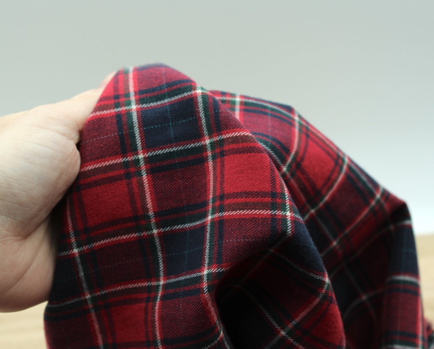 Tissu sergé de coton gratté organique imprimé tartan