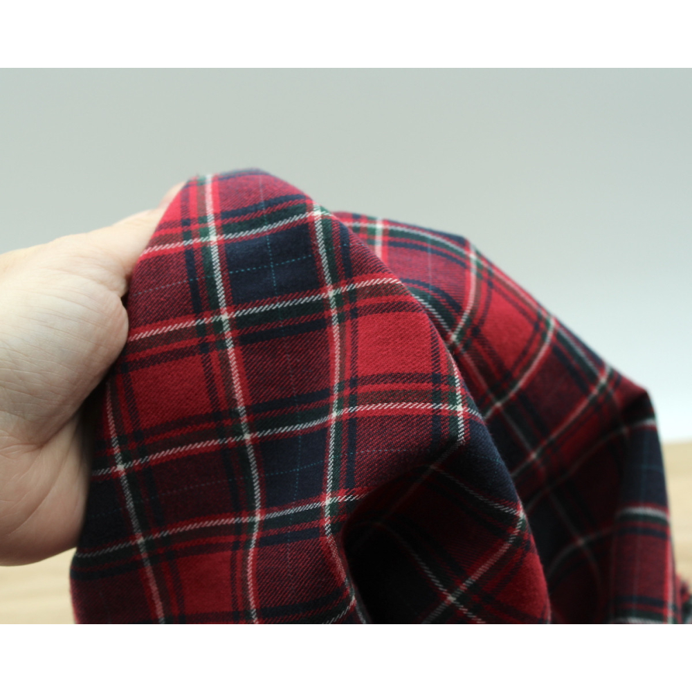 Tissu sergé de coton gratté organique imprimé tartan