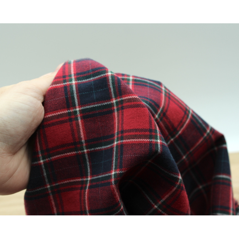 Tissu sergé de coton gratté organique imprimé tartan