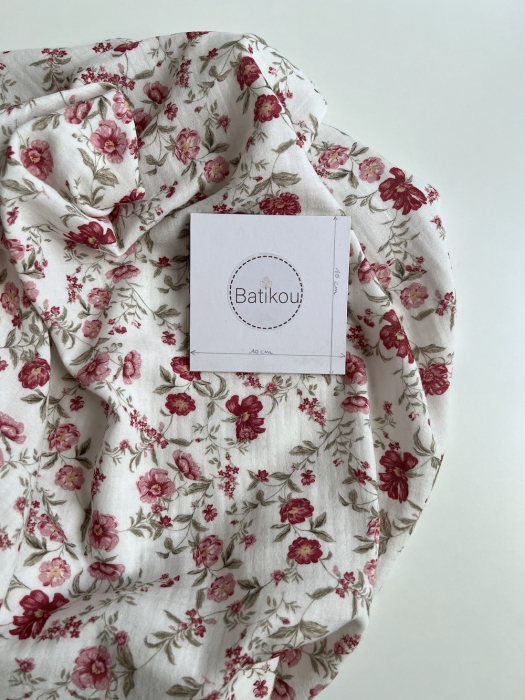 Romy - Double gaze de coton BIO blanc motif pourpre et vert Tissus issus de l'agriculture biologique  - 7