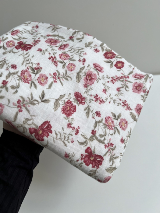 Romy - Double gaze de coton BIO blanc motif pourpre et vert Tissus issus de l'agriculture biologique  - 11