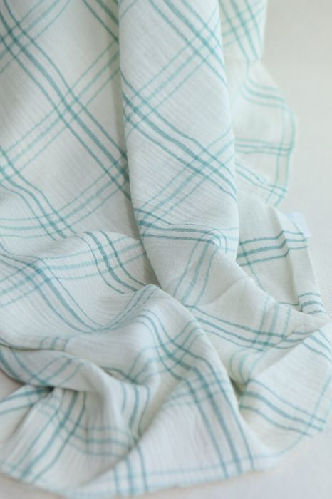 Double gaze de coton ivoire carreaux aqua