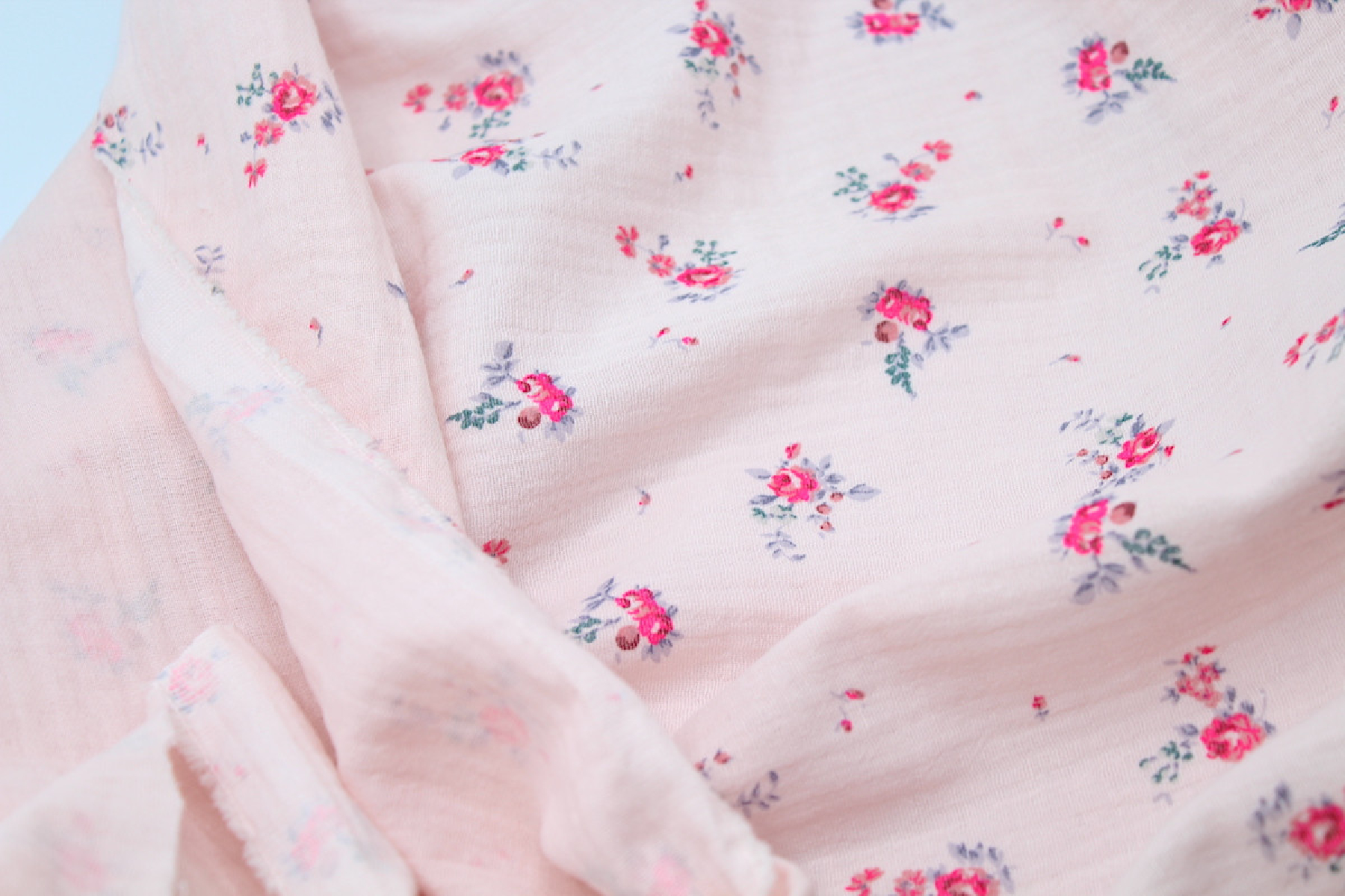 Salomé - Double gaze de coton BIO exclusif rose poudré à motifs