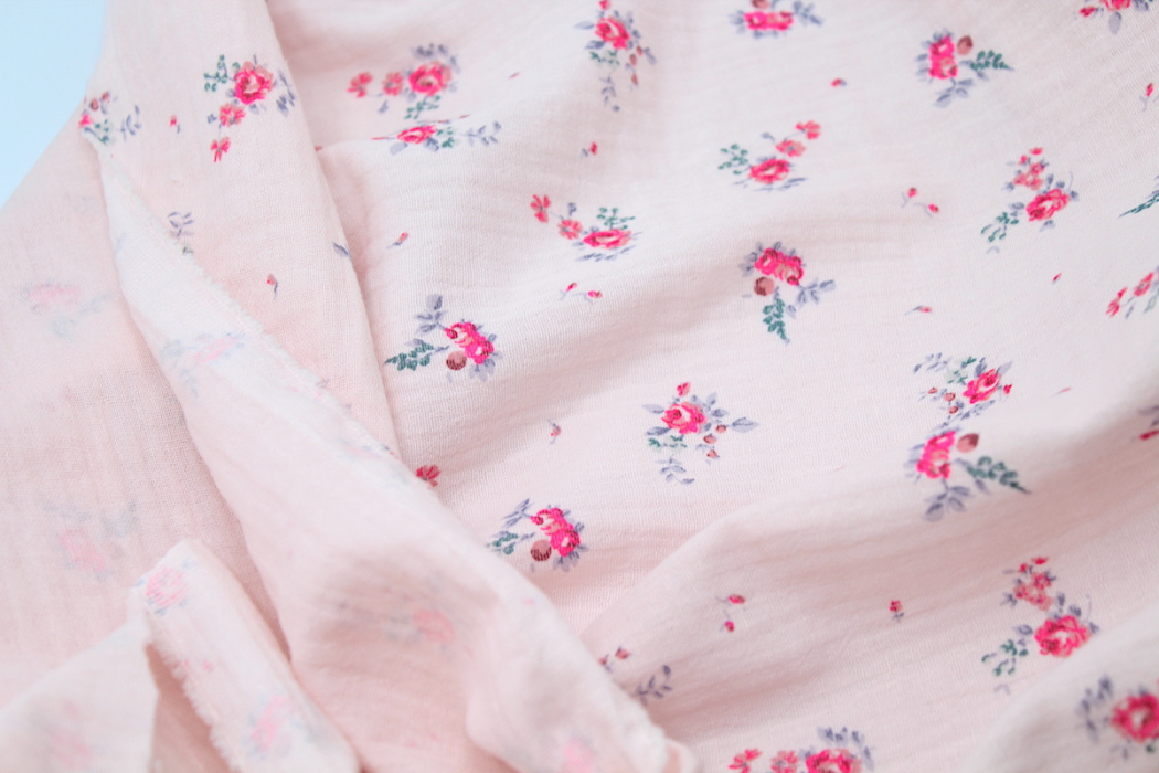 Salomé - Double gaze de coton BIO exclusif rose poudré à motifs