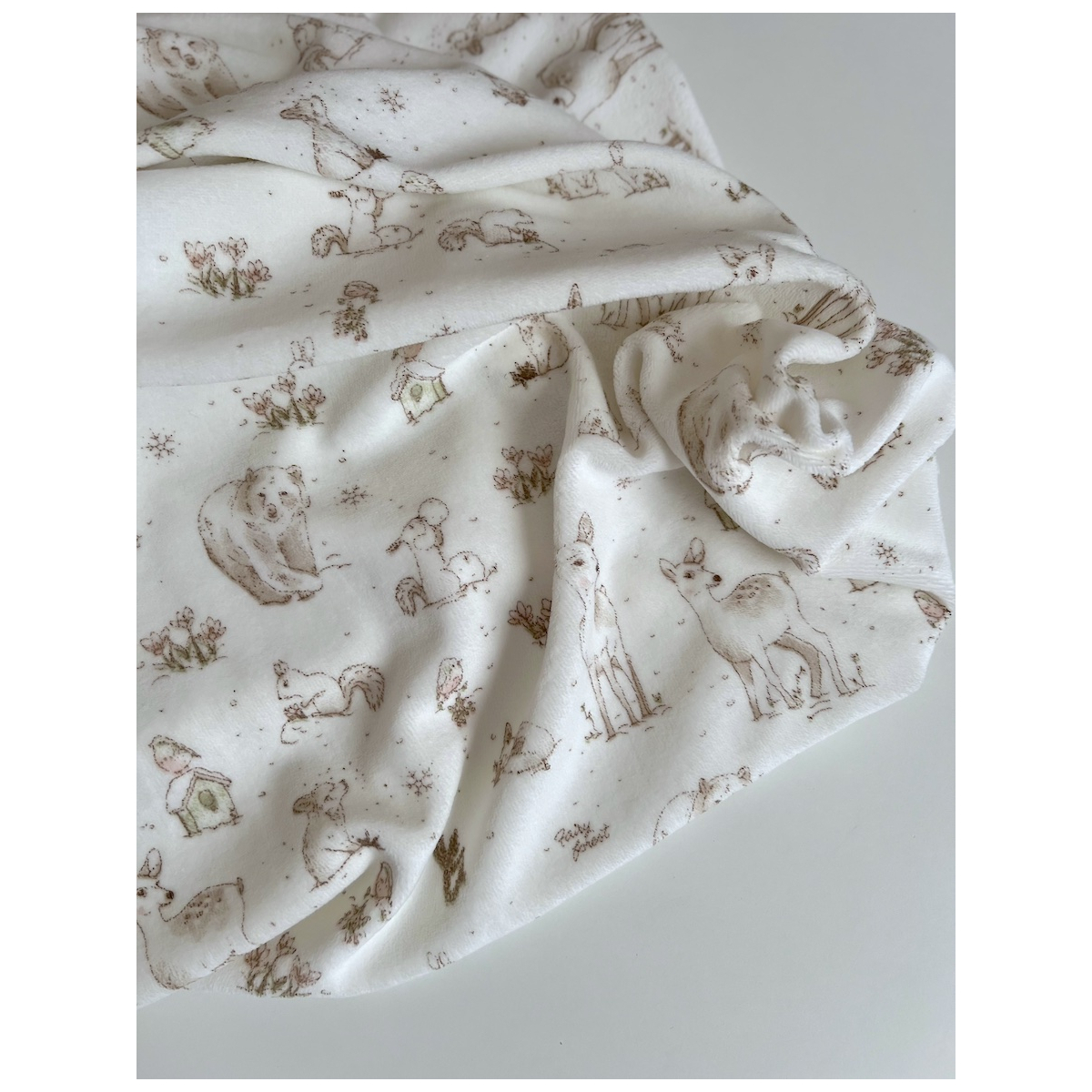 Robin - Velours de coton Nicky motif forêt tons beige Tissus issus de l'agriculture biologique  - 5