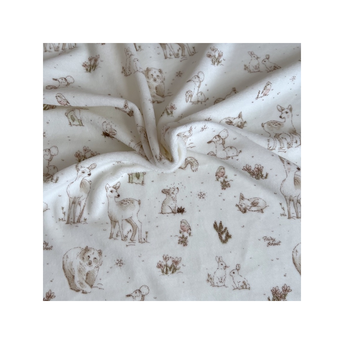 Robin - Velours de coton Nicky motif forêt tons beige Tissus issus de l'agriculture biologique  - 1