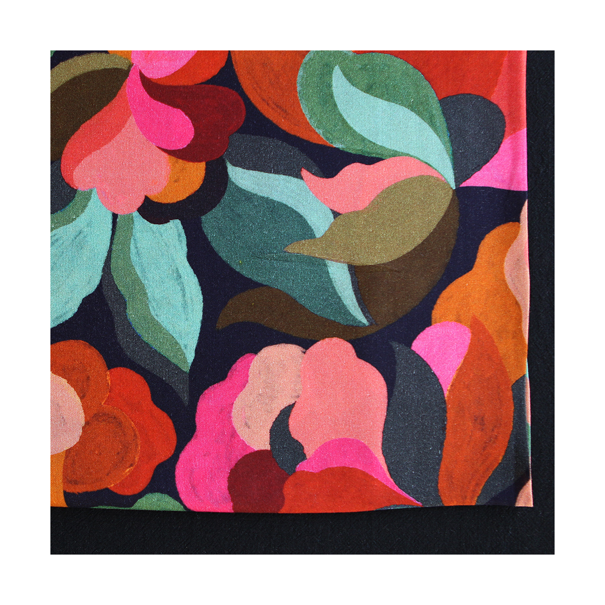 Abiva - Viscose imprimé graphique et fleuri fuschia