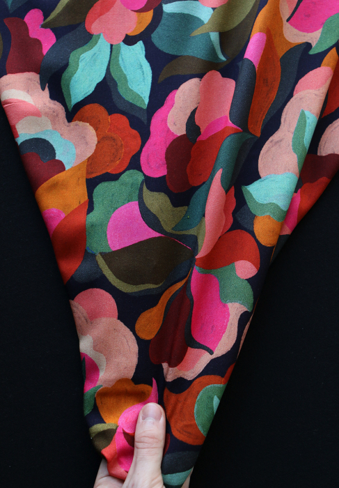 Abiva - Viscose imprimé graphique et fleuri fuschia