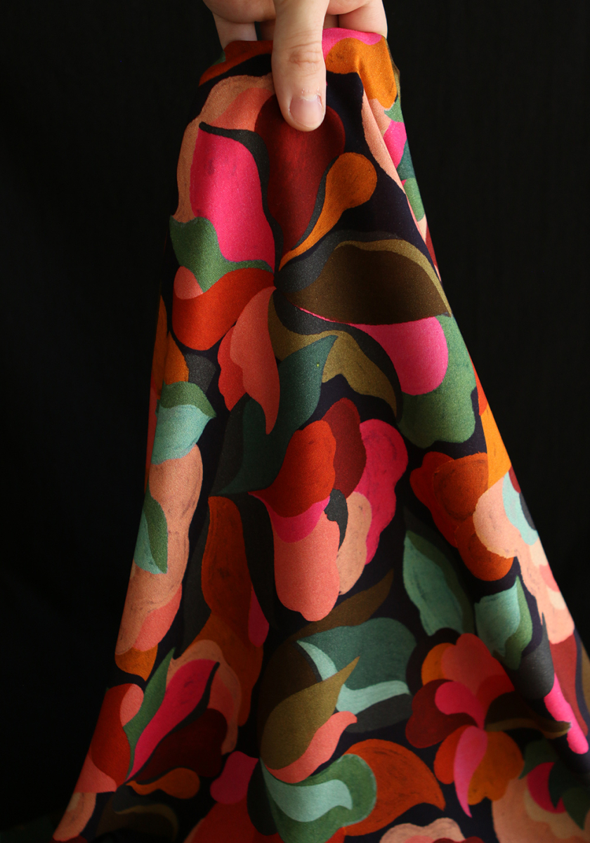 Abiva - Viscose imprimé graphique et fleuri fuschia