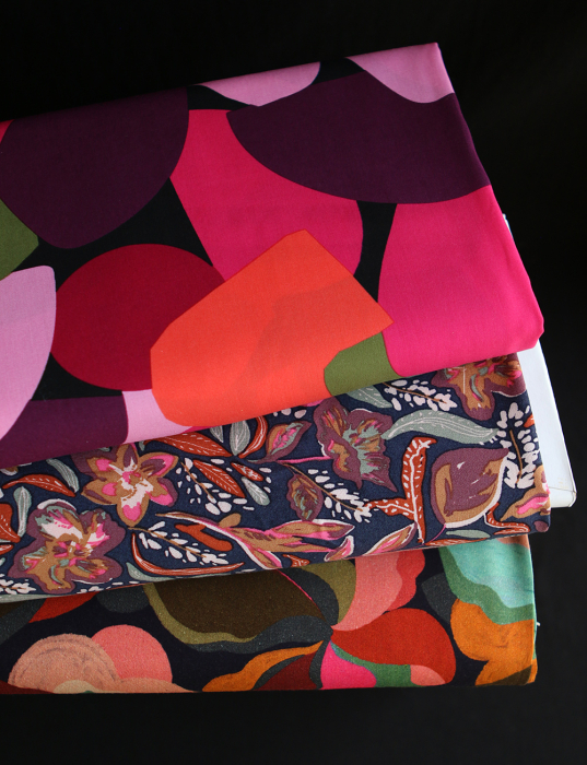 Abiva - Viscose imprimé graphique et fleuri fuschia