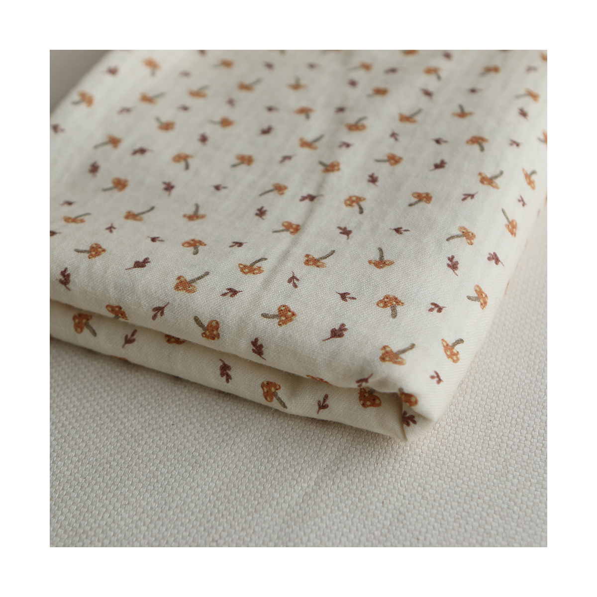 Mario - Seersucker / Coton gaufré doux fond écru champignons cuivre