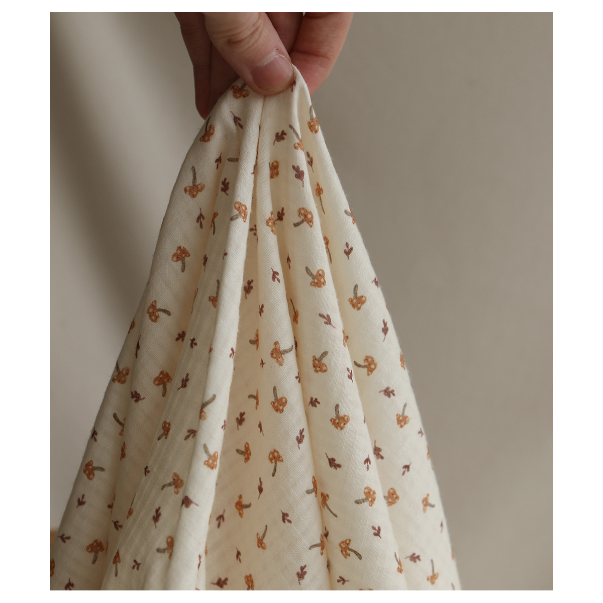 Mario - Seersucker / Coton gaufré doux fond écru champignons cuivre