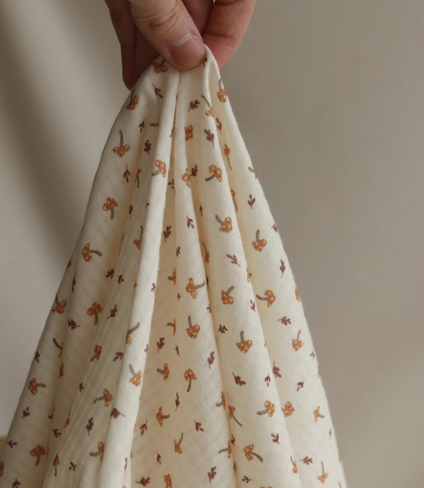 Mario - Seersucker / Coton gaufré doux fond écru champignons cuivre