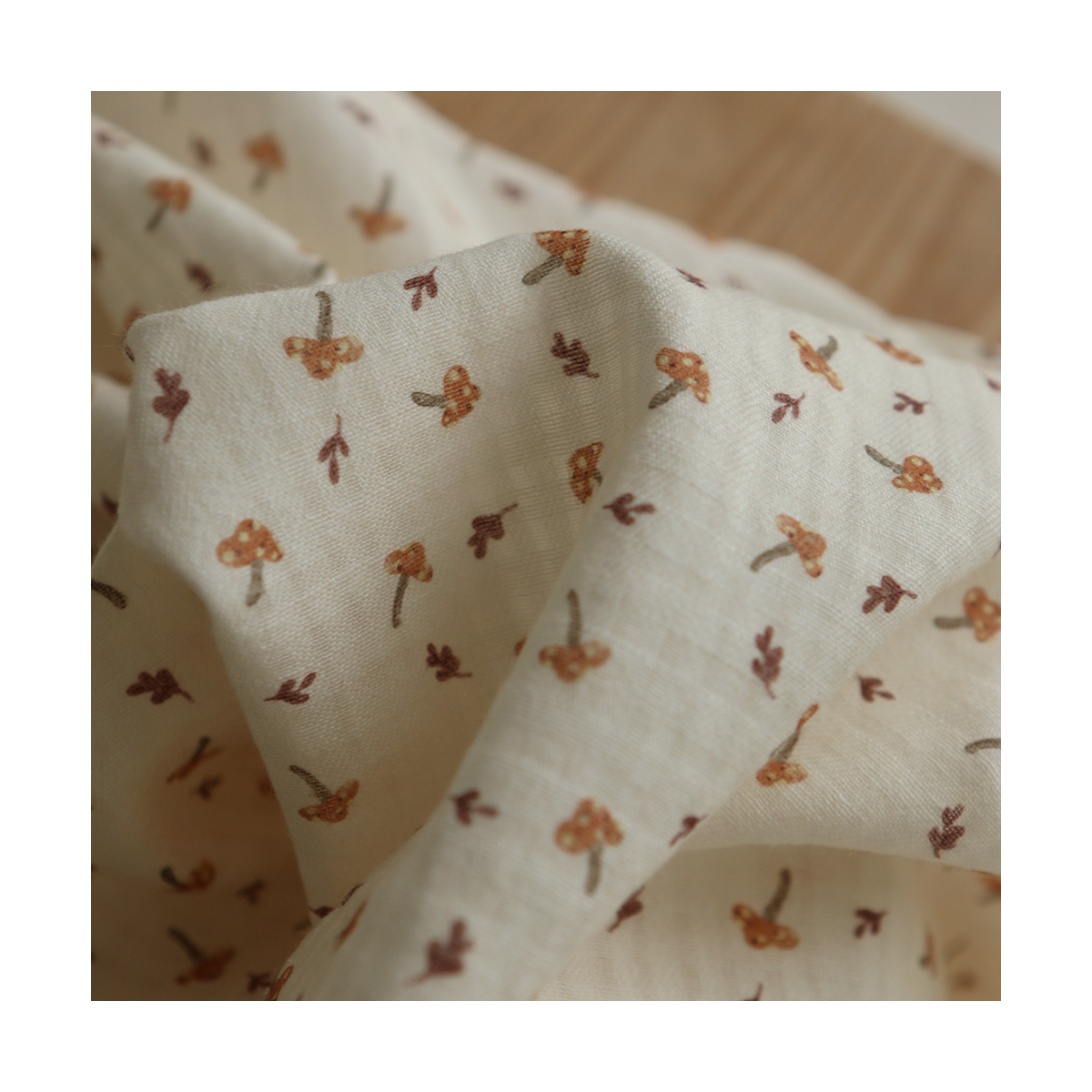 Mario - Seersucker / Coton gaufré doux fond écru champignons cuivre