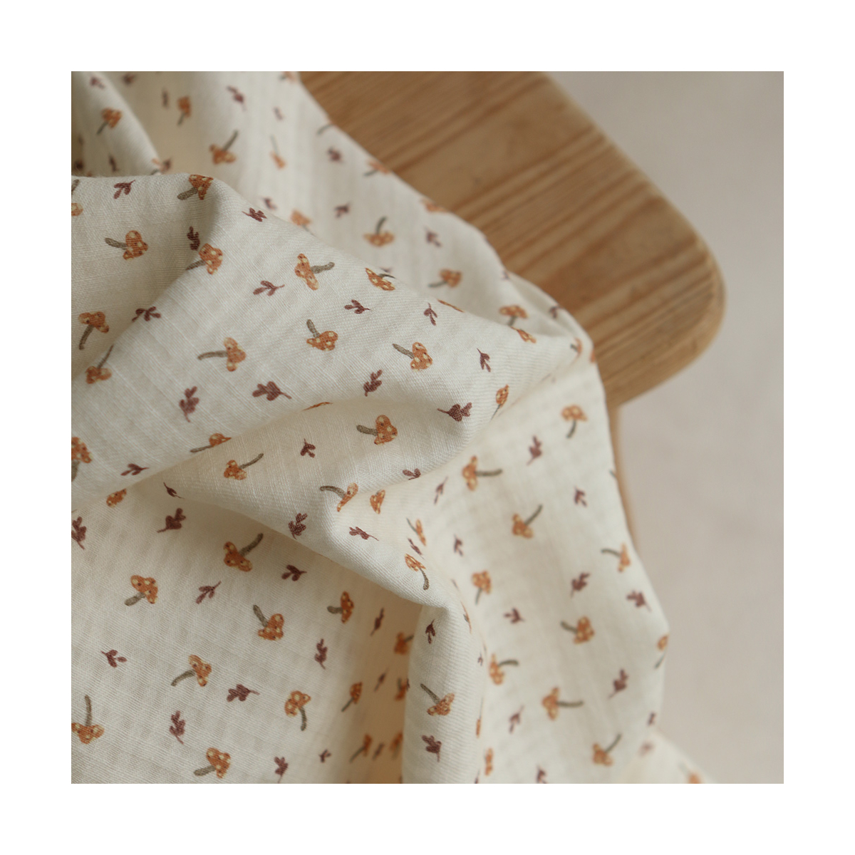 Mario - Seersucker / Coton gaufré doux fond écru champignons cuivre