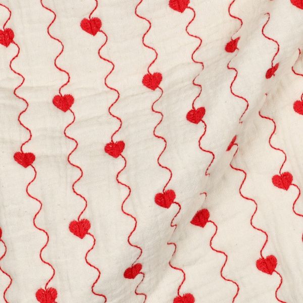 Carina - Matelassé double gaze de coton broderies coeurs rouges 2