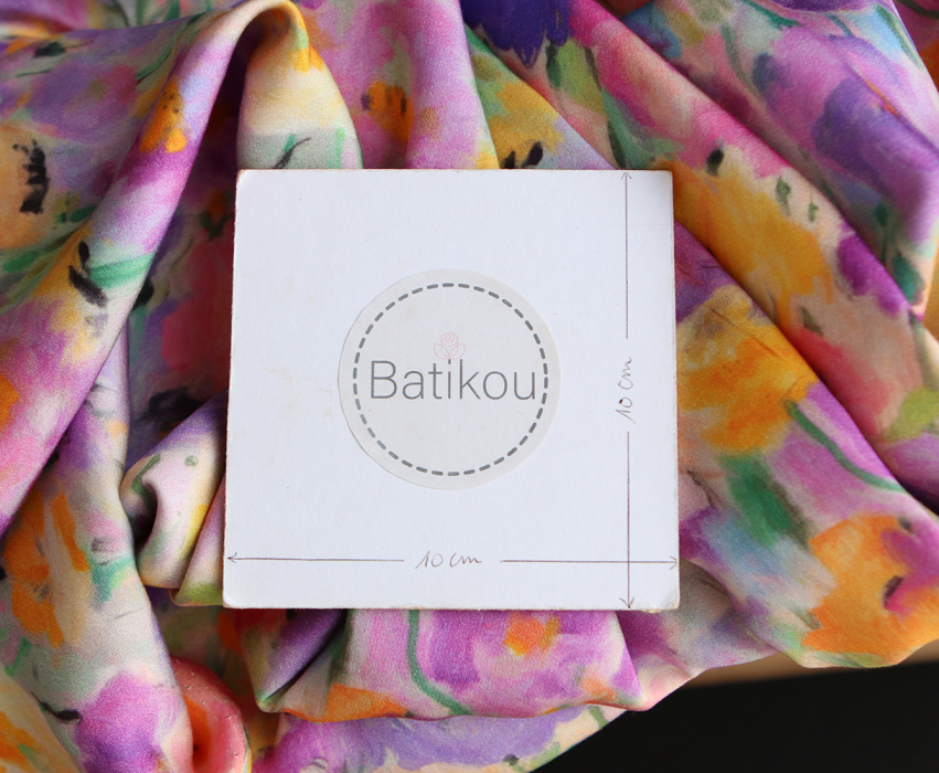 Emna - Viscose satinée imprimé fleuri parme