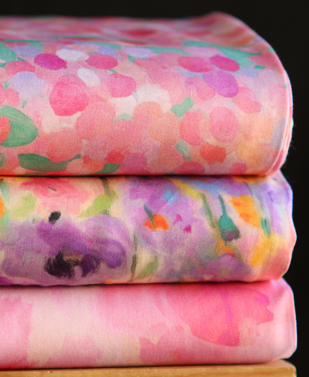 Emna - Viscose satinée imprimé fleuri parme