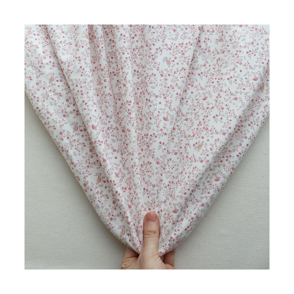 Plume - Tissu sergé de coton imprimé fleuri et oiseaux rose