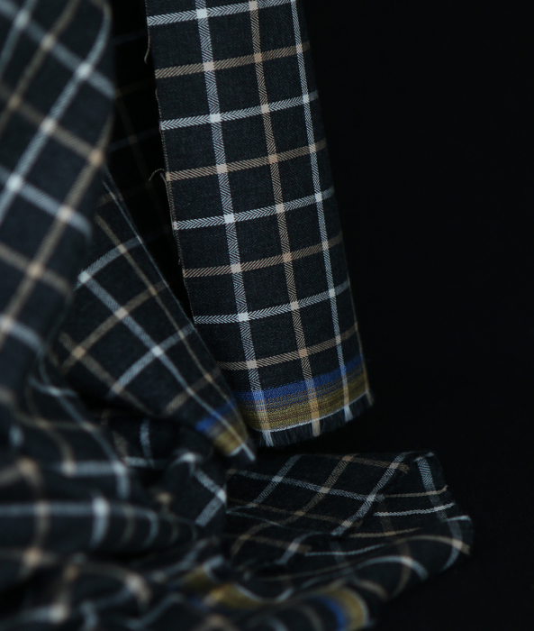 Blake - Coton gratté organique quadrillage écru et crème fond anthracite