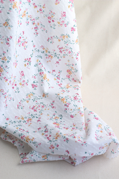 Coline - Plumetis de coton imprimé fleuri menthe et rose 2