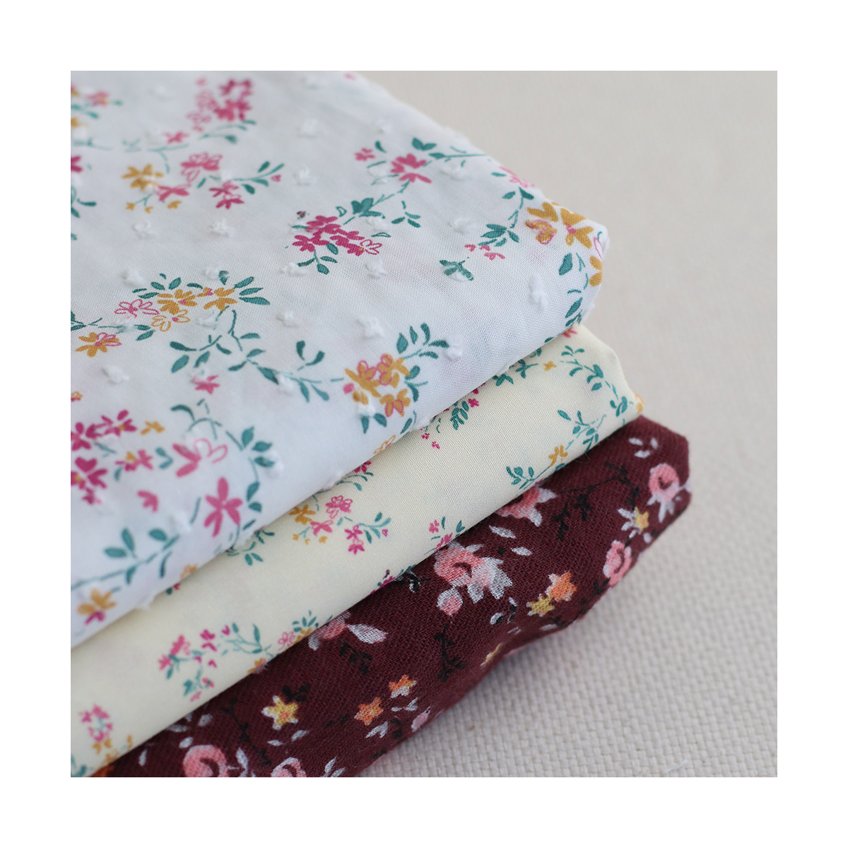 Coline - Plumetis de coton imprimé fleuri menthe et rose