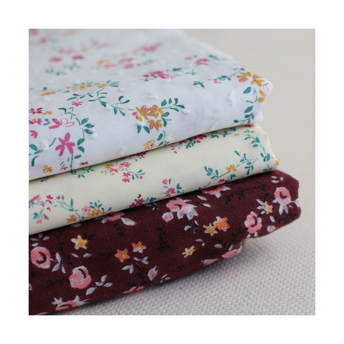 Coline - Plumetis de coton imprimé fleuri menthe et rose