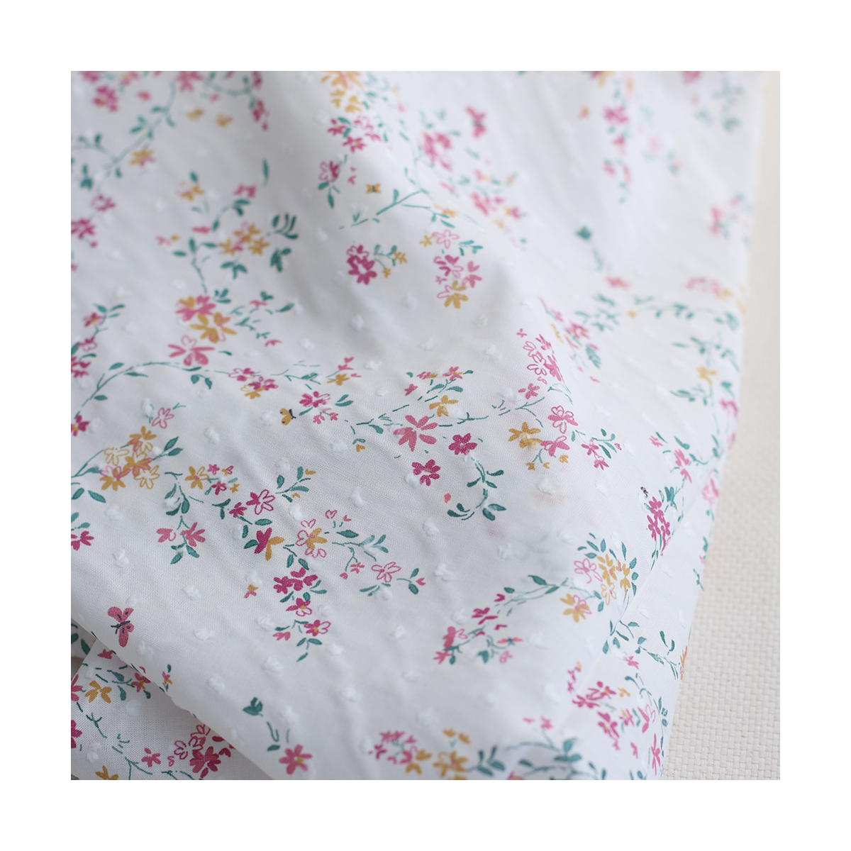 Coline - Plumetis de coton imprimé fleuri menthe et rose