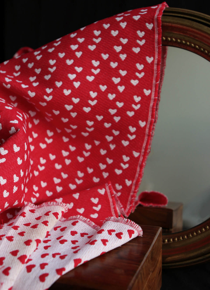 Merry - Tissu jacquard coeurs rouge et blanc / doré made in France