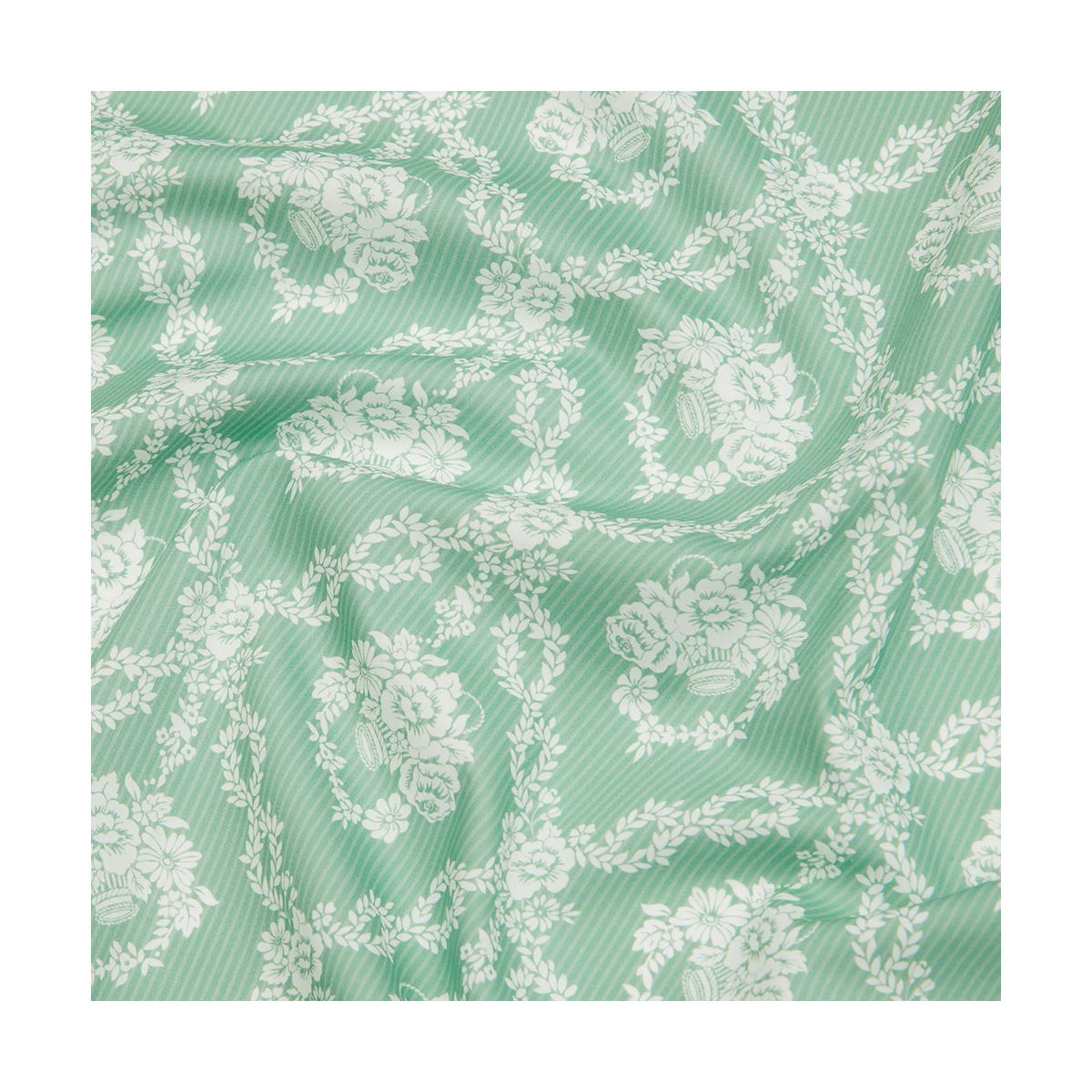 Liberty Tana Lawn® Bridgerton Garland Hampers B