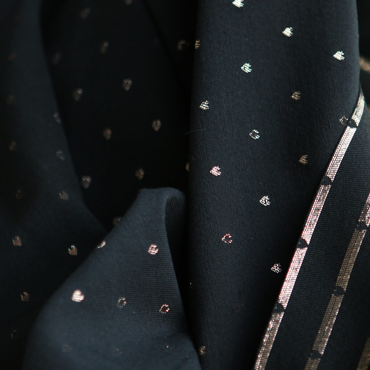 Reddia - Tissu Brocart jacquard bleu marine / doré made in France