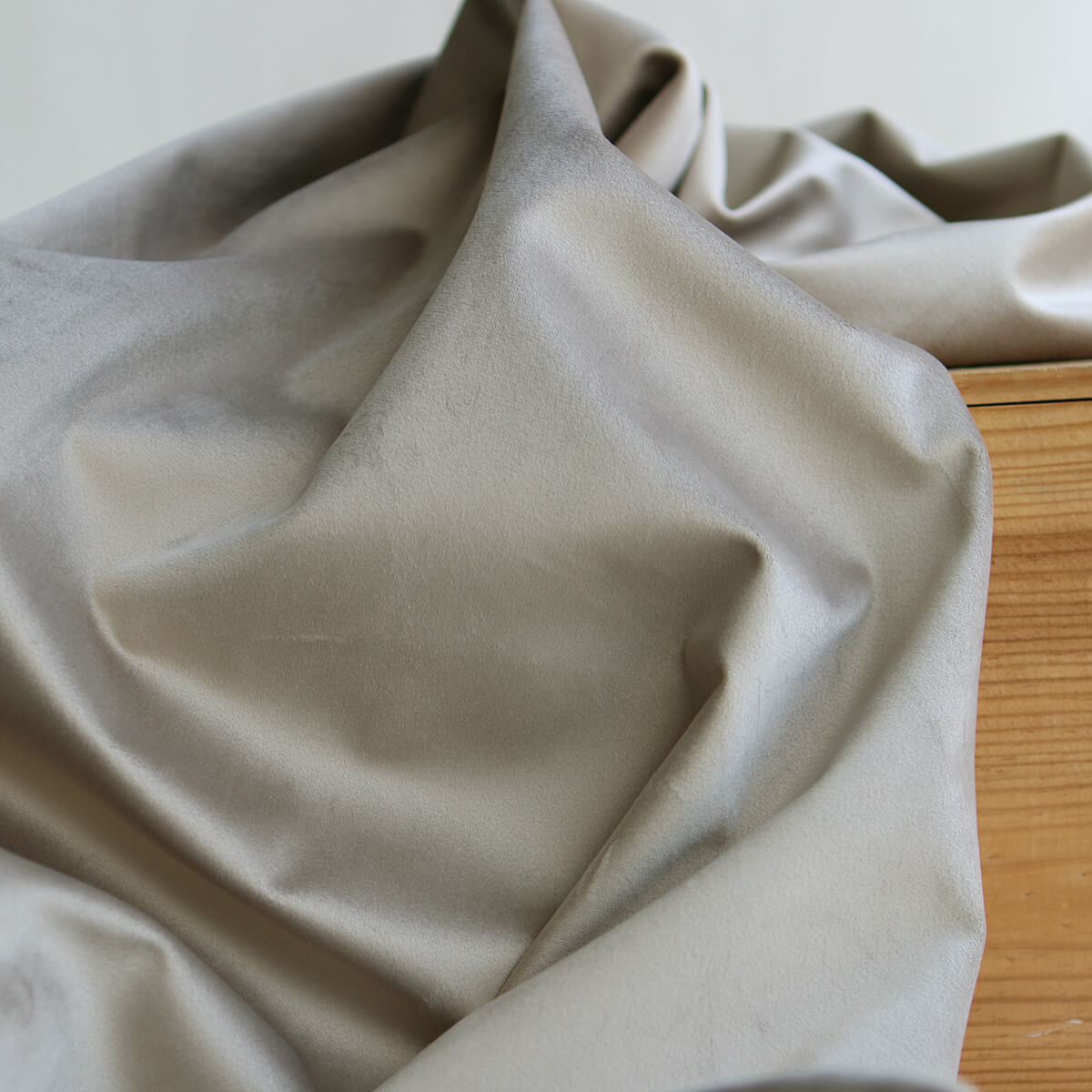 Velours ras coloris champagne