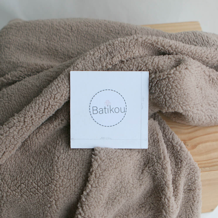 Teddy / moumoute bouclé coloris taupe