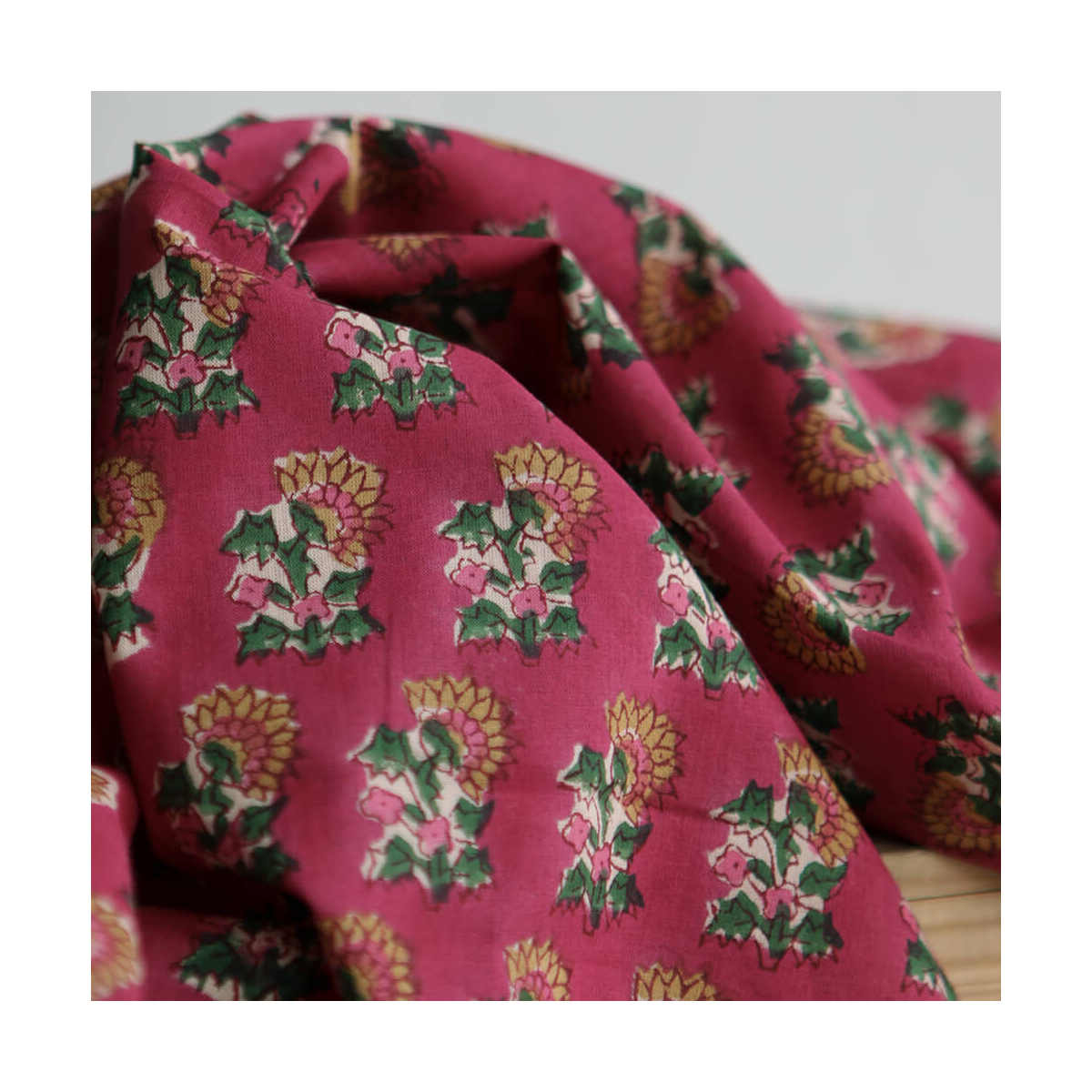 Sharmila B - Tissu indien en coton imprimé main Hand Block